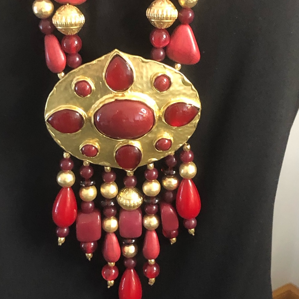 Chico’s 35 year anniversary necklace - Picture 2 of 6